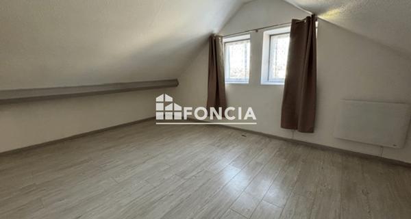 Location Appartement 2 pièces 42.23 m² - Villefranche-sur-saône 69400