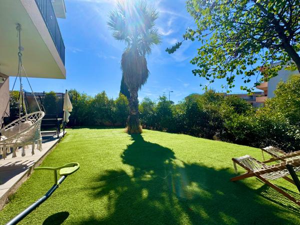 Fréjus proche toutes commodités - appartement 3 pièces récent avec jardin 100m2
