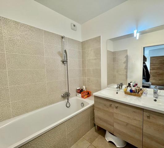 Fréjus proche toutes commodités - appartement 3 pièces récent avec jardin 100m2