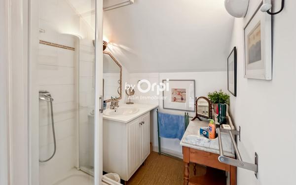 Maison à vendre    6 pièces •  Bézenet