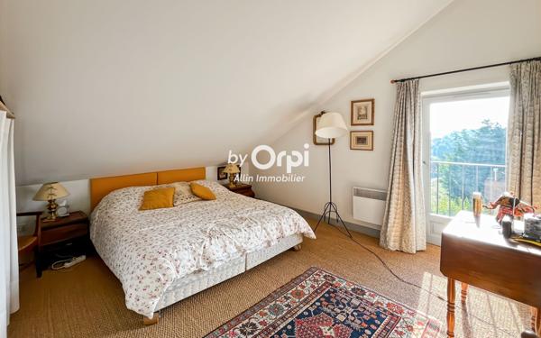 Maison à vendre    6 pièces •  Bézenet