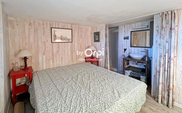 Maison à vendre    6 pièces •  Bézenet