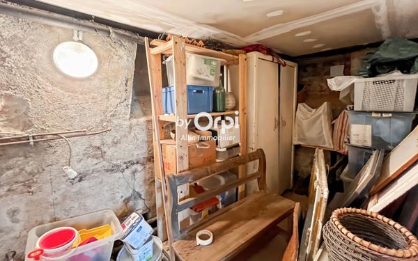 Maison à vendre    6 pièces •  Bézenet