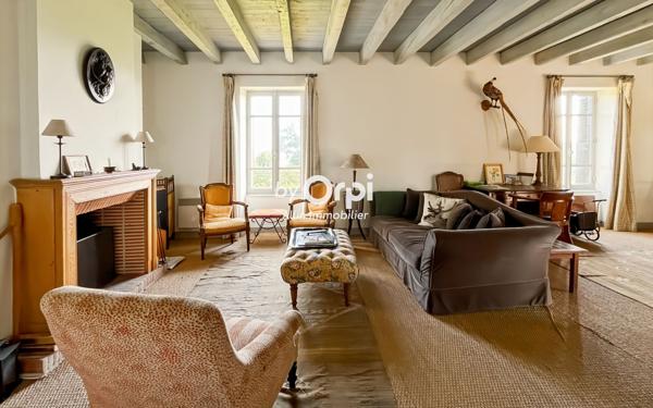 Maison à vendre    6 pièces •  Bézenet