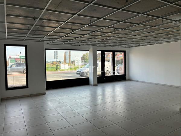 BUREAUX / LOCAL COMMERCIAL EN RDC À LOUER À BONDUES - EMPLACEMENT À FORTE VISIBILITÉ