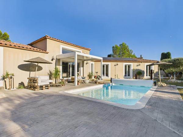 propriété contemporaine 5 pièces