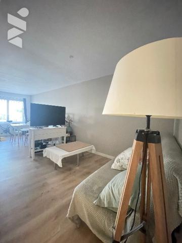 MDV  rénovée en 2024
D’une surface habitable de 90 m²  sur 2 niveaux, la cuisine donne sur une cour