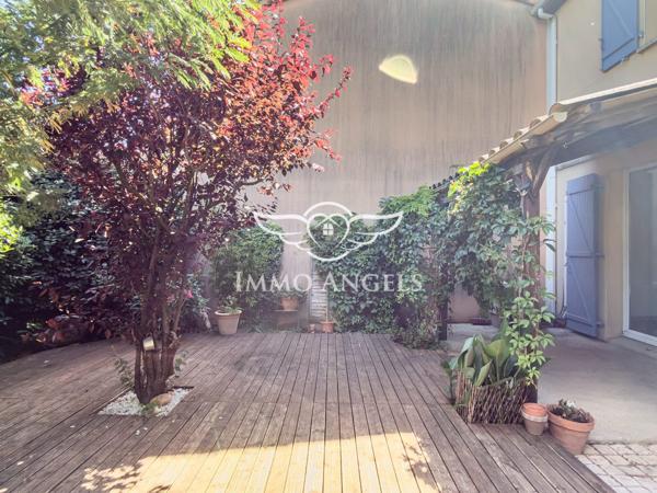 Maison Mitoyenne avec Jardin et Garage