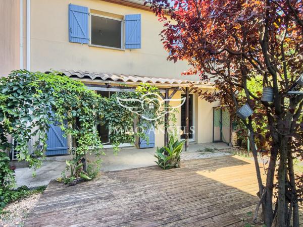 Maison Mitoyenne avec Jardin et Garage