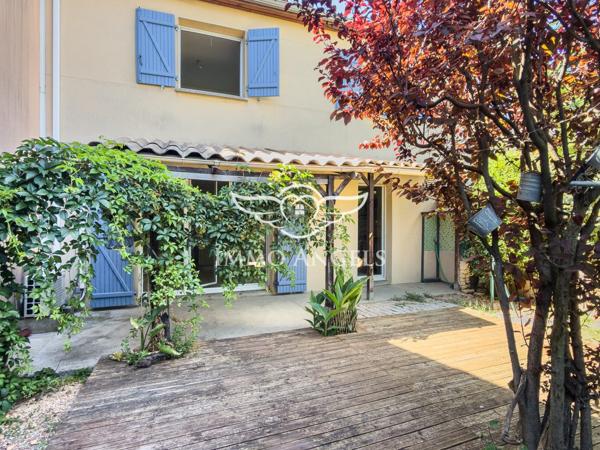 Maison Mitoyenne avec Jardin et Garage