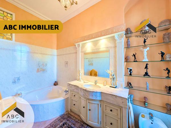 Orange (84100) Magnifique appartement de 182M2 - Centre Orange