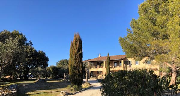 L'Isle-sur-la-Sorgue (84800) Proprieté 290m 2