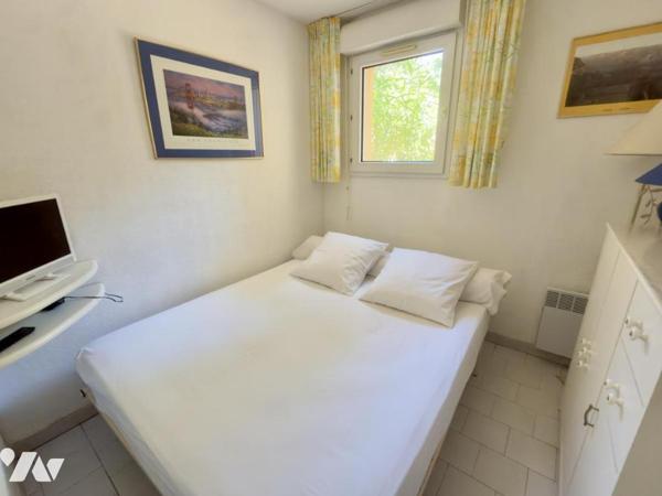 À Vendre - Appartement 2 pièces avec place de parking proche du centre-ville