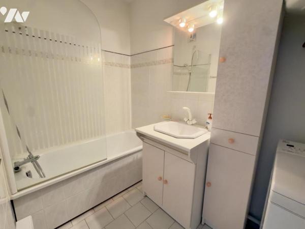 À Vendre - Appartement 2 pièces avec place de parking proche du centre-ville