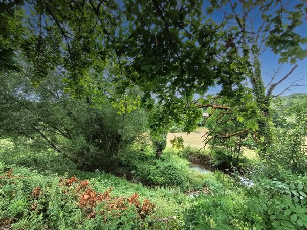 Aignay-le-Duc (21510) Ancien moulin de 265 m² et ses dépendances sur 3 hectares de terrain 21510 AIGNAY-LE-DUC