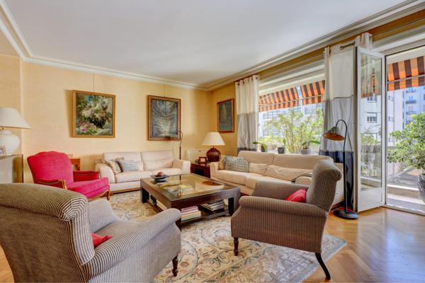 Lyon 6e – Vendôme – Appartement de 118 m² – 2 chambres, possibilité 3 – Grands balcons