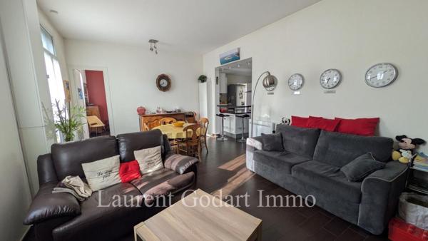 Maison de plain pied avec 2 chambres + dépendance