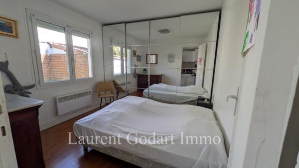 Maison de plain pied avec 2 chambres + dépendance