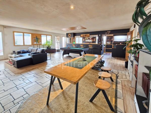 Maison atypique aux volumes exceptionnels – 143 m² de surfaces d’usage (habitable et pondérée) – Cannes Écluse (77130)