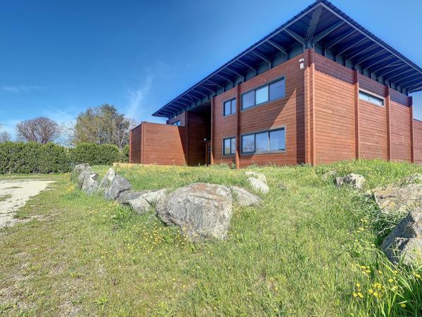 Bureaux spacieux avec deux terrasses idéalement situés