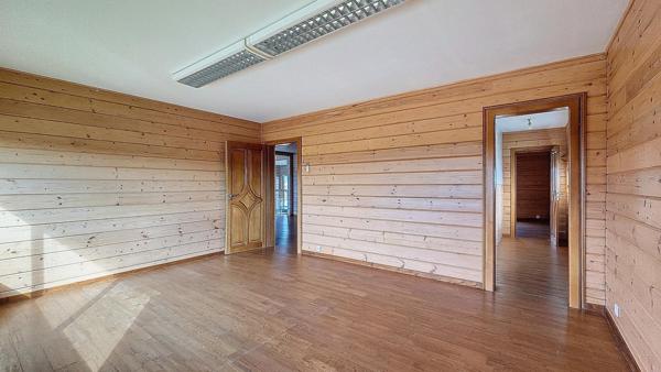 Bureaux spacieux avec deux terrasses idéalement situés