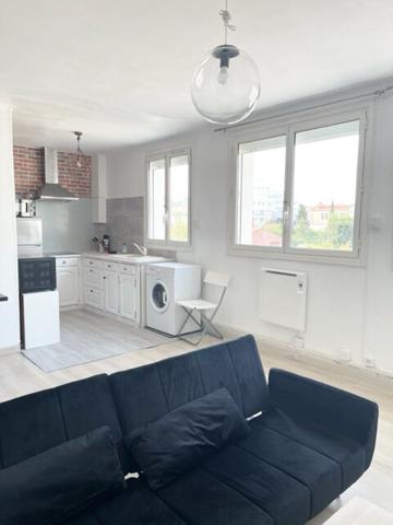 Appartement Meublé De type 3 de  60m²  Bonneveine Disponible au 24 Aout