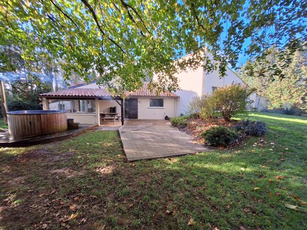 Sèvres-Anxaumont (86800) Maison d’architecte – 4 ch + 1 à aménager – Terrain 3 000 m² – Calme absolu – Sèvres-Anxaumont