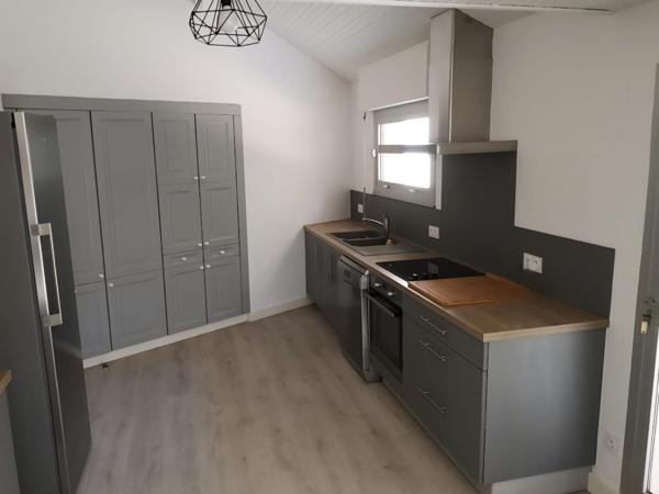 Sèvres-Anxaumont (86800) Maison d’architecte – 4 ch + 1 à aménager – Terrain 3 000 m² – Calme absolu – Sèvres-Anxaumont