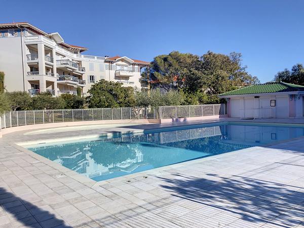 LE GRAND PARC Appartement Saint Aygulf centre ville parking piscine