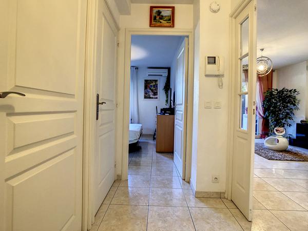 LE GRAND PARC Appartement Saint Aygulf centre ville parking piscine