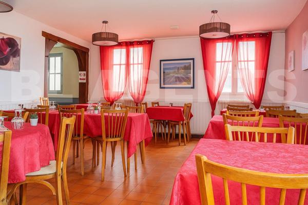 Maison d'habitation 5 chambres + local commercial sur parcelle constructible - Idéal promoteurs immo