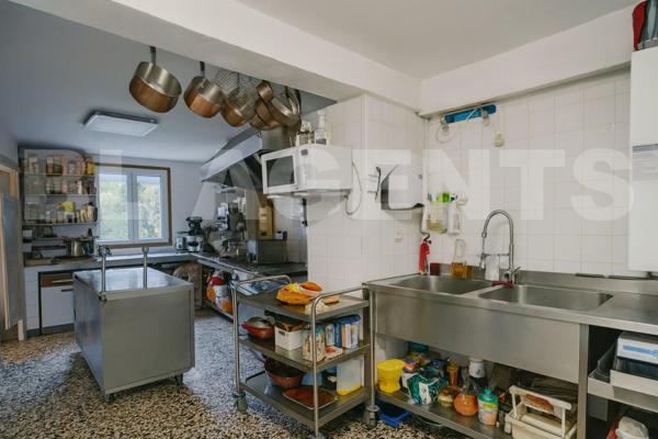 Maison d'habitation 5 chambres + local commercial sur parcelle constructible - Idéal promoteurs immo