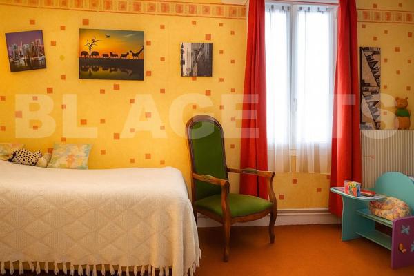 Maison d'habitation 5 chambres + local commercial sur parcelle constructible - Idéal promoteurs immo