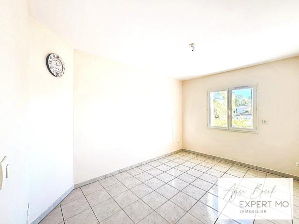 Chanas (38150) Chanas (38150) : Maison de plain-pied – 4 chambres – 128 m² + garages et espace de stockage