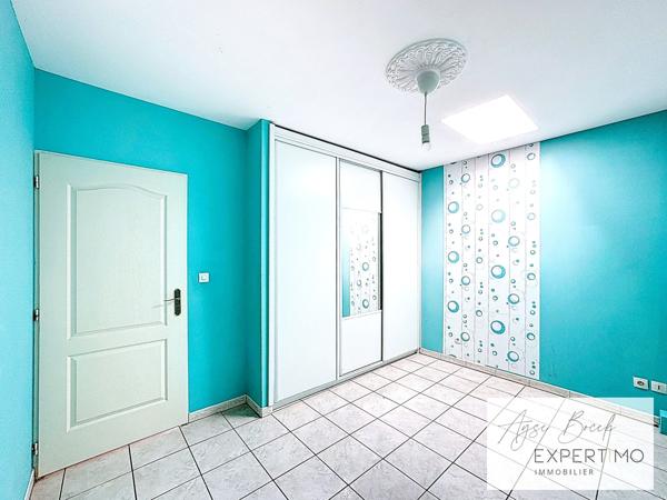 Chanas (38150) Chanas (38150) : Maison de plain-pied – 4 chambres – 128 m² + garages et espace de stockage