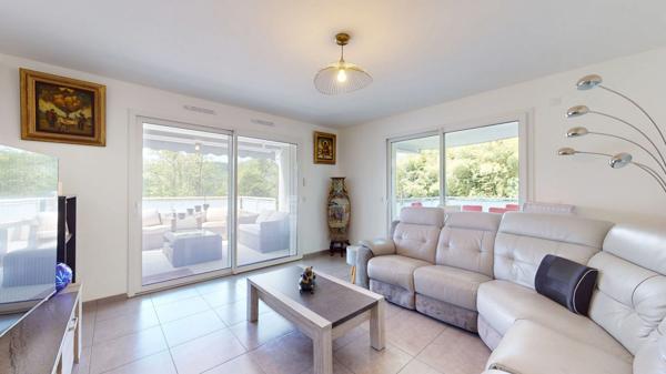 Appartement 3 pièces de 69m2 avec terrasse de 62m2 - SAINT MARTIN D'URIAGE