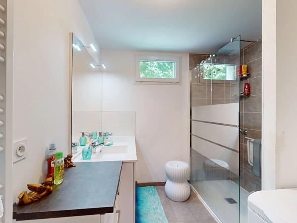 Appartement 3 pièces de 69m2 avec terrasse de 62m2 - SAINT MARTIN D'URIAGE