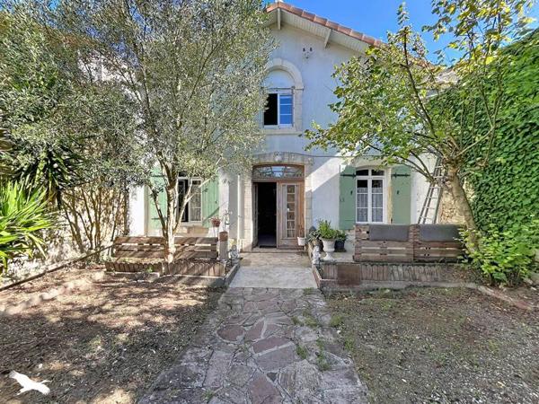 Maison 192 200 € Saint-Jean-d'Angély 5 p 129 m² DPE E