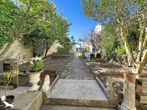 Maison 192 200 € Saint-Jean-d'Angély 5 p 129 m² DPE E