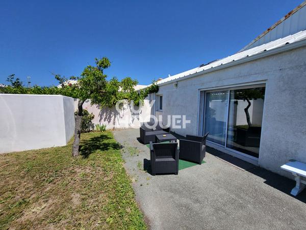 Entrepôt avec la maison à vendre de 168 m²  et 65 m2 à Saint-Denis-d'Oléron