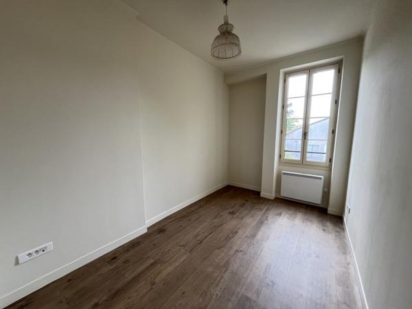 Maison à louer 850 € CC Beaumontois en Périgord 5 p 120 m² DPE B
