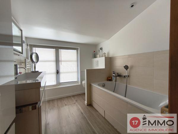 Maison de bourg Atypique – rénovée – Marans