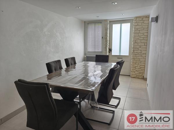 Maison de bourg Atypique – rénovée – Marans