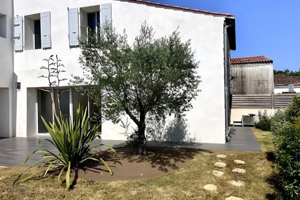 Maison 6 pièce(s) 183 m2, Sainte soulle 17220