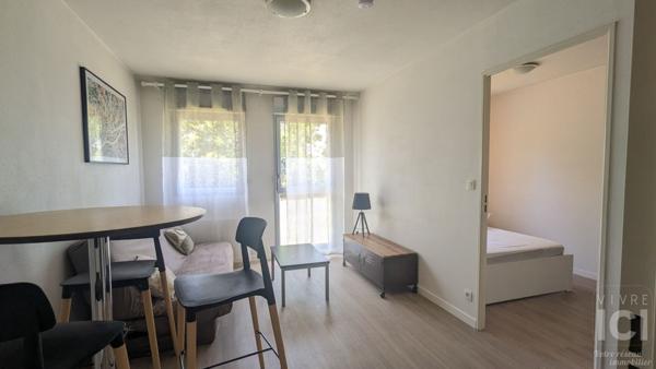 Appartement T2 - 28.8m² - MEUBLE - REZ DE CHAUSSEE - PARKING - SAINT SEBASTIEN SUR LOIRE
