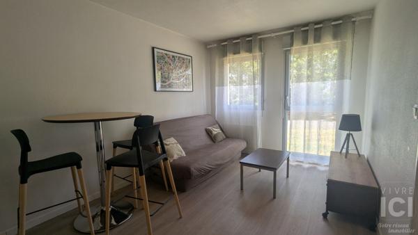 Appartement T2 - 28.8m² - MEUBLE - REZ DE CHAUSSEE - PARKING - SAINT SEBASTIEN SUR LOIRE