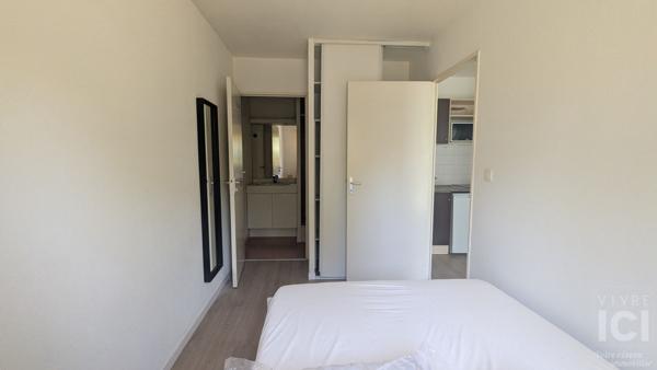 Appartement T2 - 28.8m² - MEUBLE - REZ DE CHAUSSEE - PARKING - SAINT SEBASTIEN SUR LOIRE