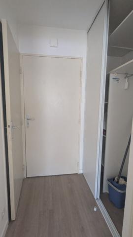 Appartement T2 - 28.8m² - MEUBLE - REZ DE CHAUSSEE - PARKING - SAINT SEBASTIEN SUR LOIRE