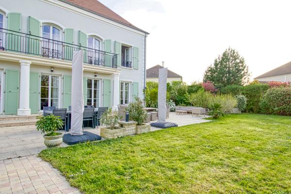 Magnifique propriété avec piscine dans la ZAC des deux golfs
