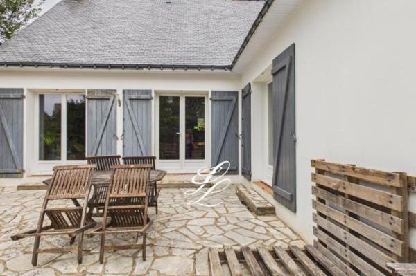 Vente - Maison 6 pièces 142 m 2 BRECH (56400)